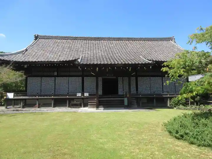 勧修寺の本殿・本堂