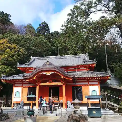 中山寺奥之院の本殿・本堂