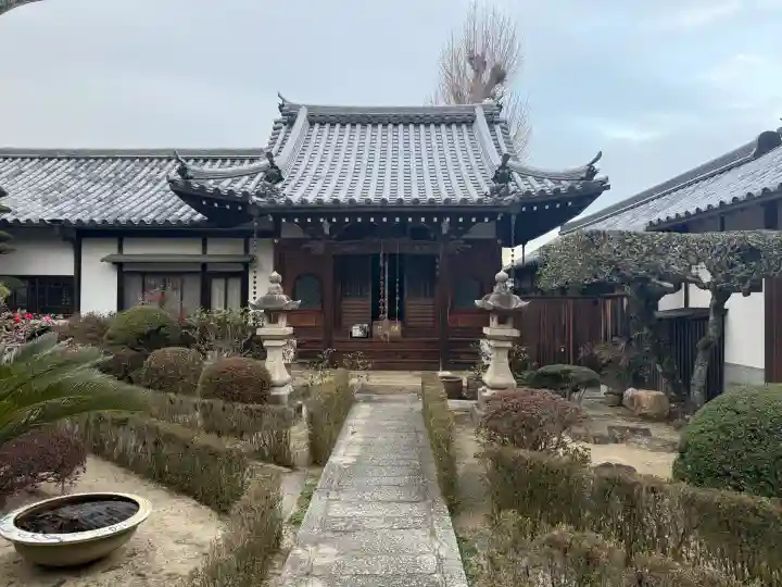西方院の{uncategorized: "未分類", other: "その他", undefined: "問題あり", building: "その他建物", grave: "お墓", sacred_gate: "鳥居", guardian: "狛犬", statue: "像", buddha: "仏像", history: "歴史", nature: "自然", garden: "庭園", animal: "動物", pagoda: "塔", temizu: "手水舎", mountain_gate: "山門・神門", sanctuary: "本殿・本堂", subordinate: "末社・摂社", art: "芸術", scenery: "景色", jizo: "地蔵", ema: "絵馬", goshuin: "御朱印", omikuji: "おみくじ", items: "授与品その他", amulet: "お守り", goshuincho: "御朱印帳", eats: "食事", festival: "お祭り", votive_dance: "神楽", shichigosan: "七五三参", wedding: "結婚式", experience: "体験その他", initially: "初詣", around: "周辺", anti_infection: "感染症対策"}