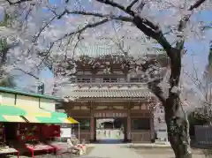 東勝寺宗吾霊堂の山門