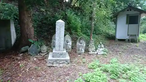 尾崎神社の仏像