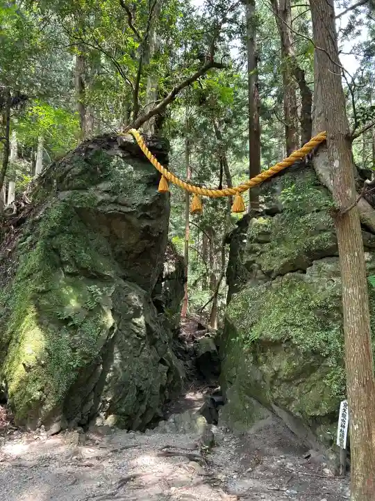 室生龍穴神社 天の岩戸(奈良県)