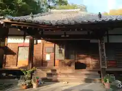 大照院の本殿