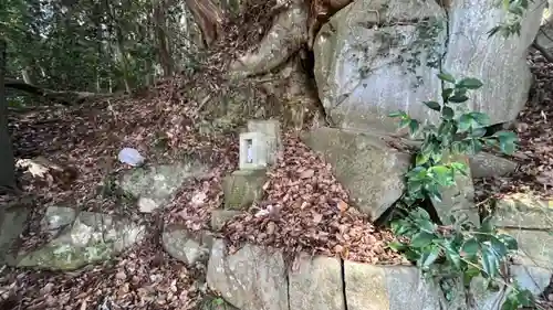 神明神社の末社