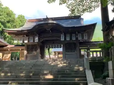 彌彦神社の山門・神門