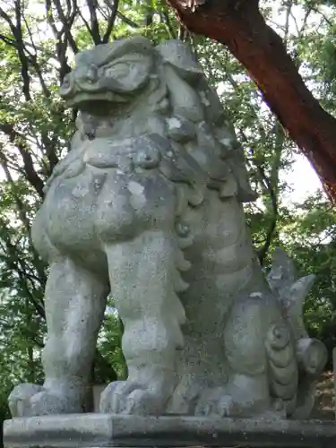 健御名方富命彦神別神社の狛犬