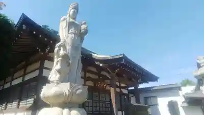 壹鑑寺の像
