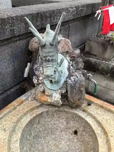 薬師寺（北外山）の手水舎