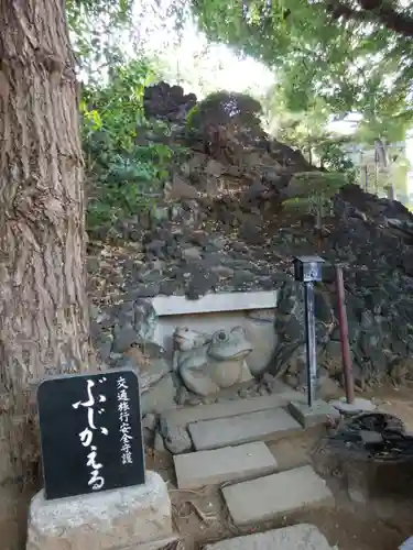 品川神社の像