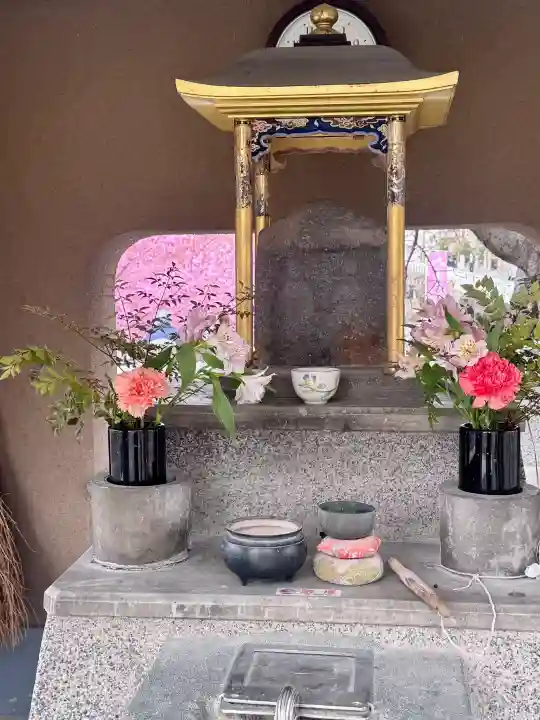 木津釈迦堂の{uncategorized: "未分類", other: "その他", undefined: "問題あり", building: "その他建物", grave: "お墓", sacred_gate: "鳥居", guardian: "狛犬", statue: "像", buddha: "仏像", history: "歴史", nature: "自然", garden: "庭園", animal: "動物", pagoda: "塔", temizu: "手水舎", mountain_gate: "山門・神門", sanctuary: "本殿・本堂", subordinate: "末社・摂社", art: "芸術", scenery: "景色", jizo: "地蔵", ema: "絵馬", goshuin: "御朱印", omikuji: "おみくじ", items: "授与品その他", amulet: "お守り", goshuincho: "御朱印帳", eats: "食事", festival: "お祭り", votive_dance: "神楽", shichigosan: "七五三参", wedding: "結婚式", experience: "体験その他", initially: "初詣", around: "周辺", anti_infection: "感染症対策"}