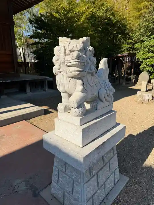 諏訪神社の{uncategorized: "未分類", other: "その他", undefined: "問題あり", building: "その他建物", grave: "お墓", sacred_gate: "鳥居", guardian: "狛犬", statue: "像", buddha: "仏像", history: "歴史", nature: "自然", garden: "庭園", animal: "動物", pagoda: "塔", temizu: "手水舎", mountain_gate: "山門・神門", sanctuary: "本殿・本堂", subordinate: "末社・摂社", art: "芸術", scenery: "景色", jizo: "地蔵", ema: "絵馬", goshuin: "御朱印", omikuji: "おみくじ", items: "授与品その他", amulet: "お守り", goshuincho: "御朱印帳", eats: "食事", festival: "お祭り", votive_dance: "神楽", shichigosan: "七五三参", wedding: "結婚式", experience: "体験その他", initially: "初詣", around: "周辺", anti_infection: "感染症対策"}