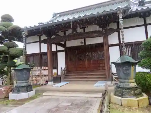 光西寺の本殿