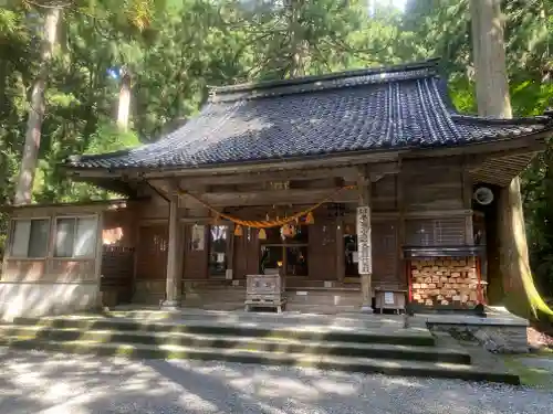 雄山神社中宮祈願殿(富山県)