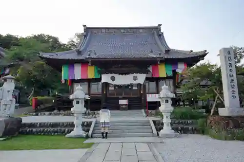 埼玉厄除け開運大師・龍泉寺（切り絵御朱印発祥の寺）の本殿・本堂