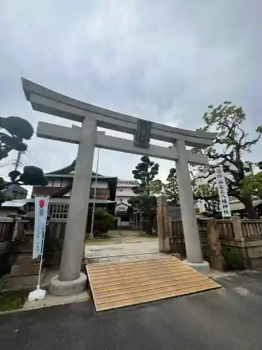 みなと八幡神社の{uncategorized: "未分類", other: "その他", undefined: "問題あり", building: "その他建物", grave: "お墓", sacred_gate: "鳥居", guardian: "狛犬", statue: "像", buddha: "仏像", history: "歴史", nature: "自然", garden: "庭園", animal: "動物", pagoda: "塔", temizu: "手水舎", mountain_gate: "山門・神門", sanctuary: "本殿・本堂", subordinate: "末社・摂社", art: "芸術", scenery: "景色", jizo: "地蔵", ema: "絵馬", goshuin: "御朱印", omikuji: "おみくじ", items: "授与品その他", amulet: "お守り", goshuincho: "御朱印帳", eats: "食事", festival: "お祭り", votive_dance: "神楽", shichigosan: "七五三参", wedding: "結婚式", experience: "体験その他", initially: "初詣", around: "周辺", anti_infection: "感染症対策"}