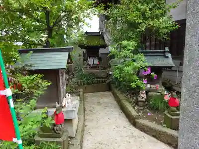 馬橋稲荷神社の末社・摂社