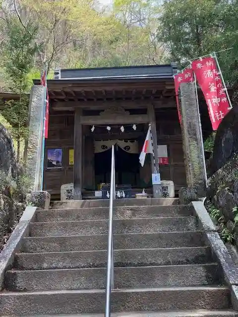 涌釜神社の本殿・本堂