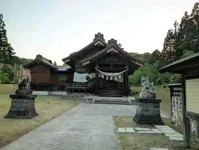 居多神社の{uncategorized: "未分類", other: "その他", undefined: "問題あり", building: "その他建物", grave: "お墓", sacred_gate: "鳥居", guardian: "狛犬", statue: "像", buddha: "仏像", history: "歴史", nature: "自然", garden: "庭園", animal: "動物", pagoda: "塔", temizu: "手水舎", mountain_gate: "山門・神門", sanctuary: "本殿・本堂", subordinate: "末社・摂社", art: "芸術", scenery: "景色", jizo: "地蔵", ema: "絵馬", goshuin: "御朱印", omikuji: "おみくじ", items: "授与品その他", amulet: "お守り", goshuincho: "御朱印帳", eats: "食事", festival: "お祭り", votive_dance: "神楽", shichigosan: "七五三参", wedding: "結婚式", experience: "体験その他", initially: "初詣", around: "周辺", anti_infection: "感染症対策"}