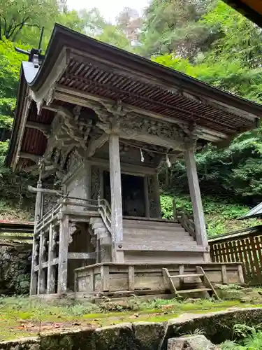 塩野神社の本殿