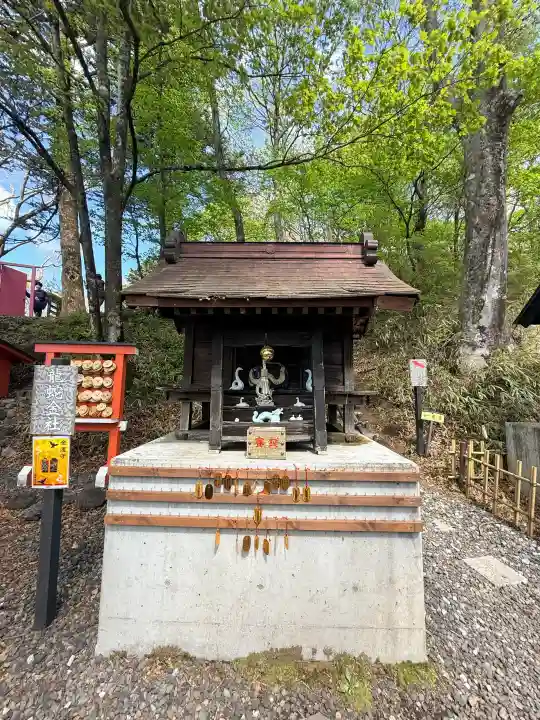 熊野皇大神社の{uncategorized: "未分類", other: "その他", undefined: "問題あり", building: "その他建物", grave: "お墓", sacred_gate: "鳥居", guardian: "狛犬", statue: "像", buddha: "仏像", history: "歴史", nature: "自然", garden: "庭園", animal: "動物", pagoda: "塔", temizu: "手水舎", mountain_gate: "山門・神門", sanctuary: "本殿・本堂", subordinate: "末社・摂社", art: "芸術", scenery: "景色", jizo: "地蔵", ema: "絵馬", goshuin: "御朱印", omikuji: "おみくじ", items: "授与品その他", amulet: "お守り", goshuincho: "御朱印帳", eats: "食事", festival: "お祭り", votive_dance: "神楽", shichigosan: "七五三参", wedding: "結婚式", experience: "体験その他", initially: "初詣", around: "周辺", anti_infection: "感染症対策"}