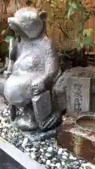 本陣狸大明神社の狛犬