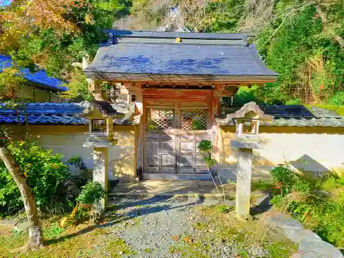 如意輪寺の山門・神門