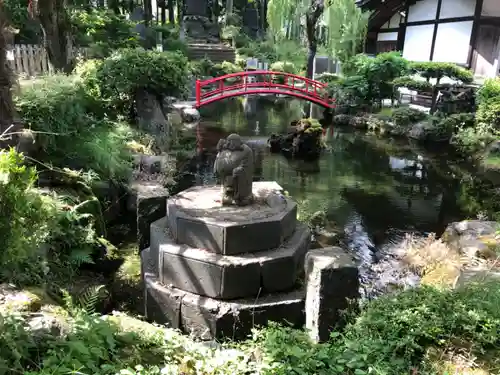 小室浅間神社の庭園