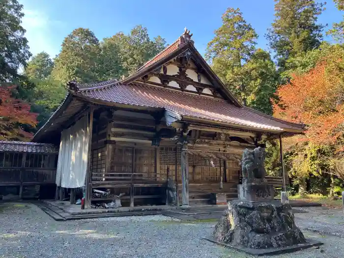 龍山八幡神社の本殿