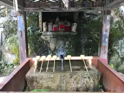 長命寺の手水舎