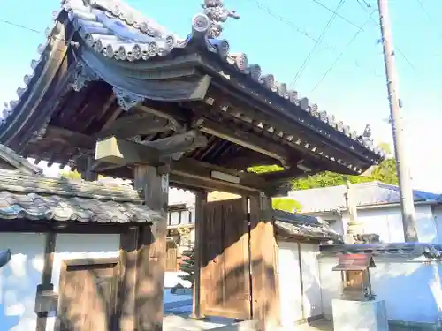 瑞境寺の山門・神門