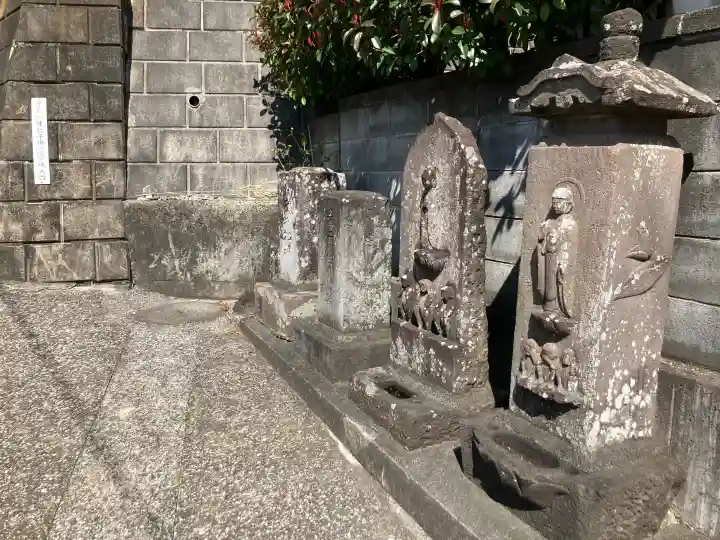 子之八幡社の{uncategorized: "未分類", other: "その他", undefined: "問題あり", building: "その他建物", grave: "お墓", sacred_gate: "鳥居", guardian: "狛犬", statue: "像", buddha: "仏像", history: "歴史", nature: "自然", garden: "庭園", animal: "動物", pagoda: "塔", temizu: "手水舎", mountain_gate: "山門・神門", sanctuary: "本殿・本堂", subordinate: "末社・摂社", art: "芸術", scenery: "景色", jizo: "地蔵", ema: "絵馬", goshuin: "御朱印", omikuji: "おみくじ", items: "授与品その他", amulet: "お守り", goshuincho: "御朱印帳", eats: "食事", festival: "お祭り", votive_dance: "神楽", shichigosan: "七五三参", wedding: "結婚式", experience: "体験その他", initially: "初詣", around: "周辺", anti_infection: "感染症対策"}