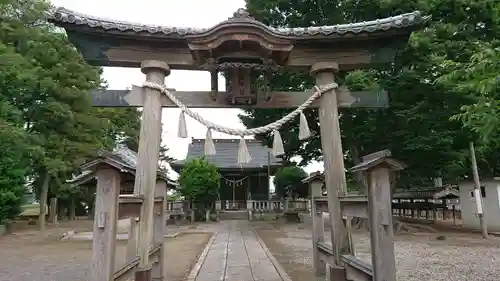 諏訪神社の鳥居