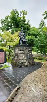 上杉神社の像