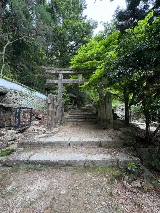 懺悔地蔵の{uncategorized: "未分類", other: "その他", undefined: "問題あり", building: "その他建物", grave: "お墓", sacred_gate: "鳥居", guardian: "狛犬", statue: "像", buddha: "仏像", history: "歴史", nature: "自然", garden: "庭園", animal: "動物", pagoda: "塔", temizu: "手水舎", mountain_gate: "山門・神門", sanctuary: "本殿・本堂", subordinate: "末社・摂社", art: "芸術", scenery: "景色", jizo: "地蔵", ema: "絵馬", goshuin: "御朱印", omikuji: "おみくじ", items: "授与品その他", amulet: "お守り", goshuincho: "御朱印帳", eats: "食事", festival: "お祭り", votive_dance: "神楽", shichigosan: "七五三参", wedding: "結婚式", experience: "体験その他", initially: "初詣", around: "周辺", anti_infection: "感染症対策"}