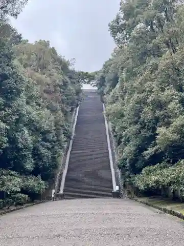 明治天皇伏見桃山陵の{uncategorized: "未分類", other: "その他", undefined: "問題あり", building: "その他建物", grave: "お墓", sacred_gate: "鳥居", guardian: "狛犬", statue: "像", buddha: "仏像", history: "歴史", nature: "自然", garden: "庭園", animal: "動物", pagoda: "塔", temizu: "手水舎", mountain_gate: "山門・神門", sanctuary: "本殿・本堂", subordinate: "末社・摂社", art: "芸術", scenery: "景色", jizo: "地蔵", ema: "絵馬", goshuin: "御朱印", omikuji: "おみくじ", items: "授与品その他", amulet: "お守り", goshuincho: "御朱印帳", eats: "食事", festival: "お祭り", votive_dance: "神楽", shichigosan: "七五三参", wedding: "結婚式", experience: "体験その他", initially: "初詣", around: "周辺", anti_infection: "感染症対策"}