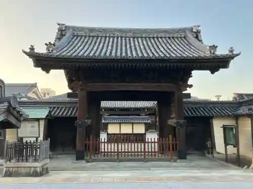 願泉寺（貝塚御坊）の山門・神門