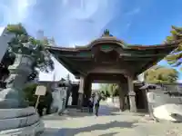 豊川閣 妙厳寺の山門・神門