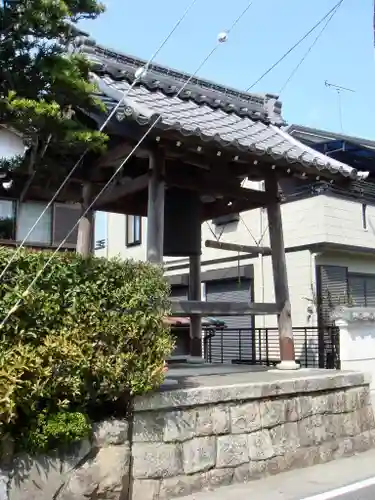 流泉寺の建物その他