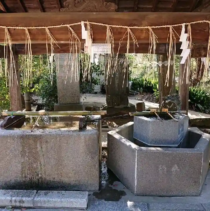 紅葉八幡宮の手水舎