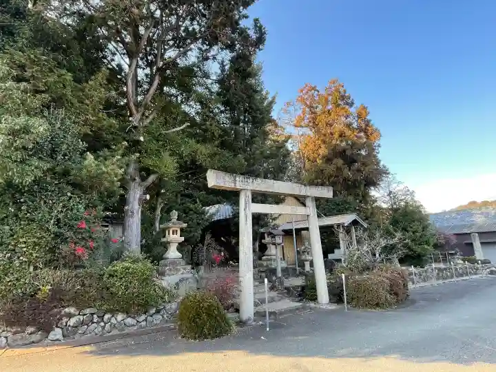 小野神社の{uncategorized: "未分類", other: "その他", undefined: "問題あり", building: "その他建物", grave: "お墓", sacred_gate: "鳥居", guardian: "狛犬", statue: "像", buddha: "仏像", history: "歴史", nature: "自然", garden: "庭園", animal: "動物", pagoda: "塔", temizu: "手水舎", mountain_gate: "山門・神門", sanctuary: "本殿・本堂", subordinate: "末社・摂社", art: "芸術", scenery: "景色", jizo: "地蔵", ema: "絵馬", goshuin: "御朱印", omikuji: "おみくじ", items: "授与品その他", amulet: "お守り", goshuincho: "御朱印帳", eats: "食事", festival: "お祭り", votive_dance: "神楽", shichigosan: "七五三参", wedding: "結婚式", experience: "体験その他", initially: "初詣", around: "周辺", anti_infection: "感染症対策"}