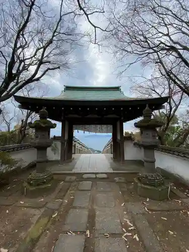 西の瀧龍水寺の山門