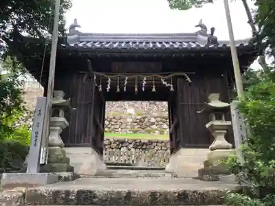 神吉八幡神社の山門・神門