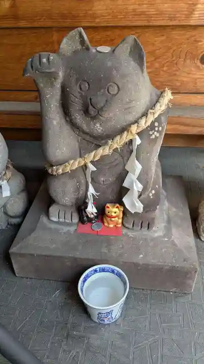 長崎尾曲がり猫神社の地蔵