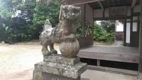 上秣神社の狛犬