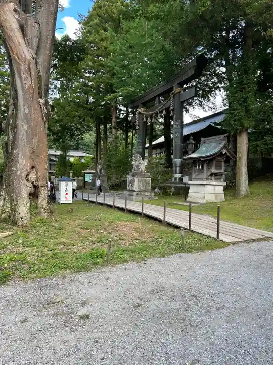 諏訪大社上社前宮(長野県)