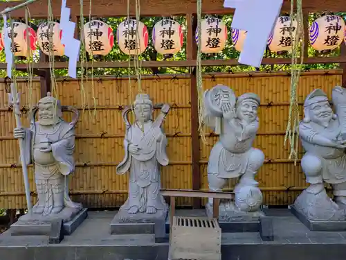 中野沼袋氷川神社の像