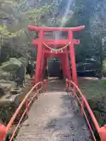 稲荷大明神の鳥居