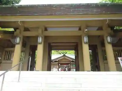 東郷神社の山門・神門
