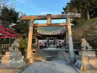 鳥屋神社の{uncategorized: "未分類", other: "その他", undefined: "問題あり", building: "その他建物", grave: "お墓", sacred_gate: "鳥居", guardian: "狛犬", statue: "像", buddha: "仏像", history: "歴史", nature: "自然", garden: "庭園", animal: "動物", pagoda: "塔", temizu: "手水舎", mountain_gate: "山門・神門", sanctuary: "本殿・本堂", subordinate: "末社・摂社", art: "芸術", scenery: "景色", jizo: "地蔵", ema: "絵馬", goshuin: "御朱印", omikuji: "おみくじ", items: "授与品その他", amulet: "お守り", goshuincho: "御朱印帳", eats: "食事", festival: "お祭り", votive_dance: "神楽", shichigosan: "七五三参", wedding: "結婚式", experience: "体験その他", initially: "初詣", around: "周辺", anti_infection: "感染症対策"}