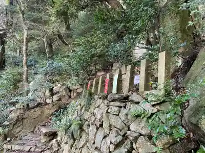 岩戸神社の{uncategorized: "未分類", other: "その他", undefined: "問題あり", building: "その他建物", grave: "お墓", sacred_gate: "鳥居", guardian: "狛犬", statue: "像", buddha: "仏像", history: "歴史", nature: "自然", garden: "庭園", animal: "動物", pagoda: "塔", temizu: "手水舎", mountain_gate: "山門・神門", sanctuary: "本殿・本堂", subordinate: "末社・摂社", art: "芸術", scenery: "景色", jizo: "地蔵", ema: "絵馬", goshuin: "御朱印", omikuji: "おみくじ", items: "授与品その他", amulet: "お守り", goshuincho: "御朱印帳", eats: "食事", festival: "お祭り", votive_dance: "神楽", shichigosan: "七五三参", wedding: "結婚式", experience: "体験その他", initially: "初詣", around: "周辺", anti_infection: "感染症対策"}